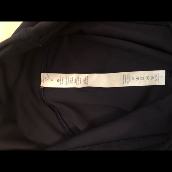NWOT Lululemon bicycle shorts (sold out online) - Picture 8 of 8